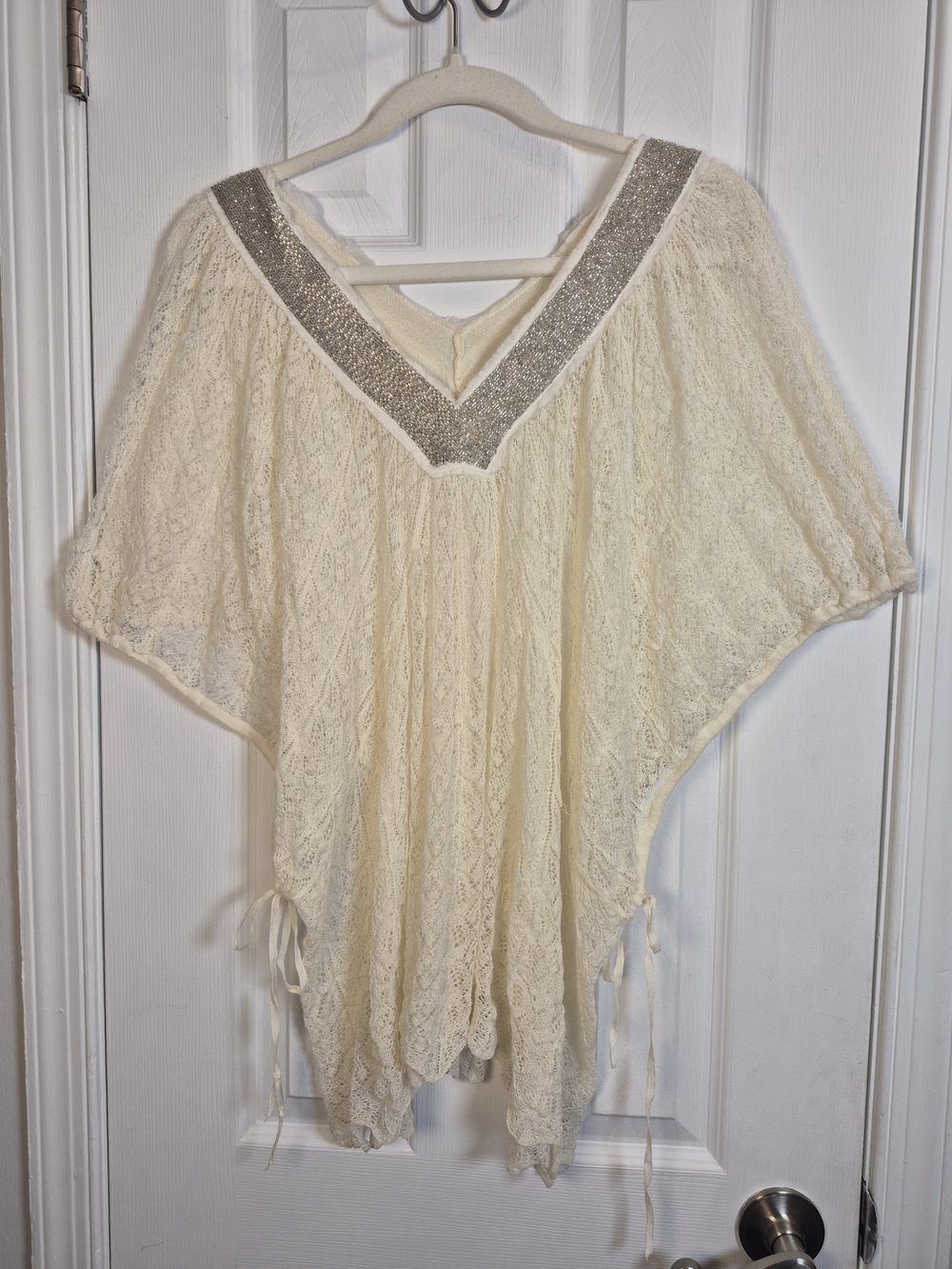 Anthropologie Knitted & Knotted Cillie Lace Beaded Poncho Top Cream Small